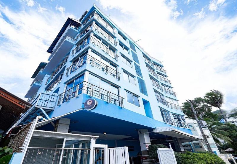Roomquest Utopia Kata And Residence image