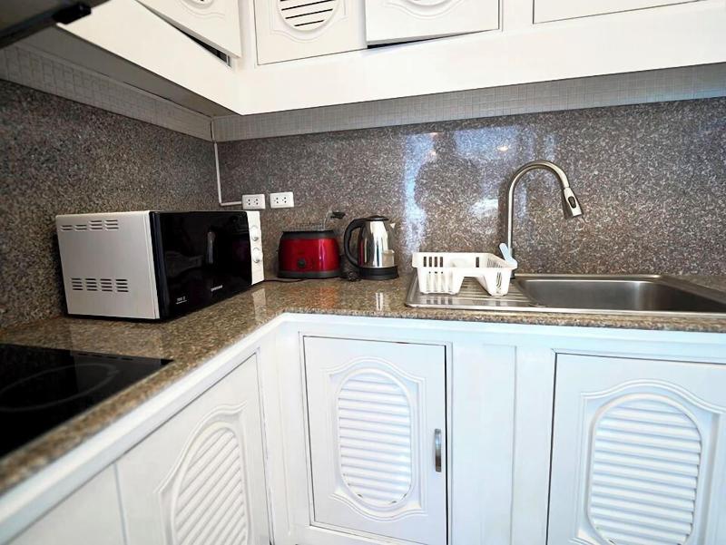 Roomquest Utopia Kata And Residence image