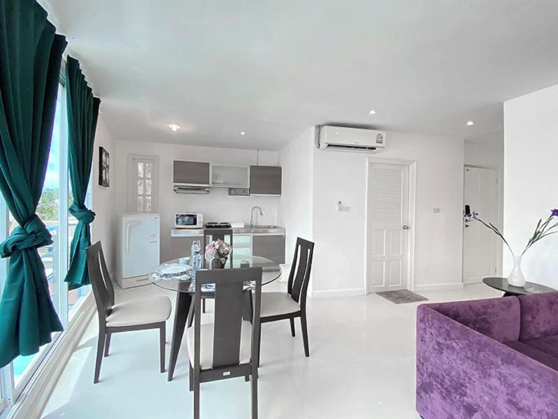 Roomquest Utopia Kata And Residence image