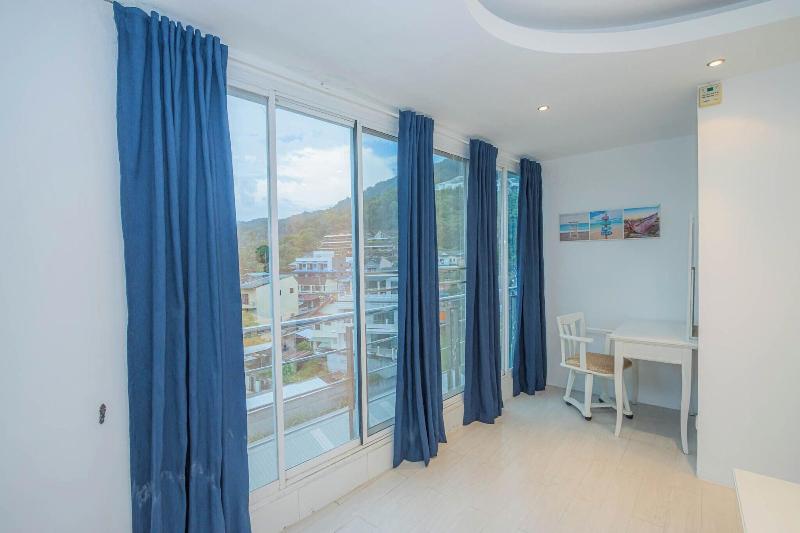 Roomquest Utopia Kata And Residence image