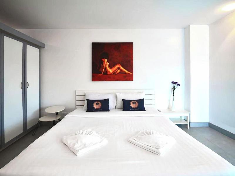 Roomquest Utopia Kata And Residence image
