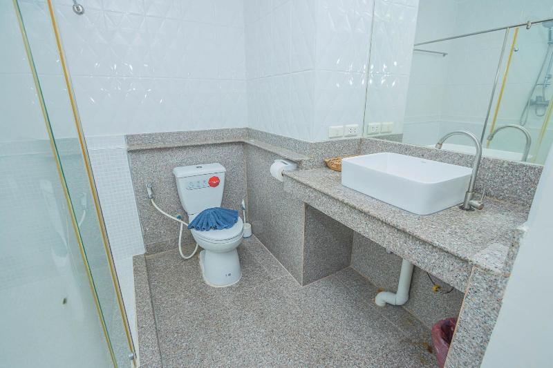 Roomquest Utopia Kata And Residence image
