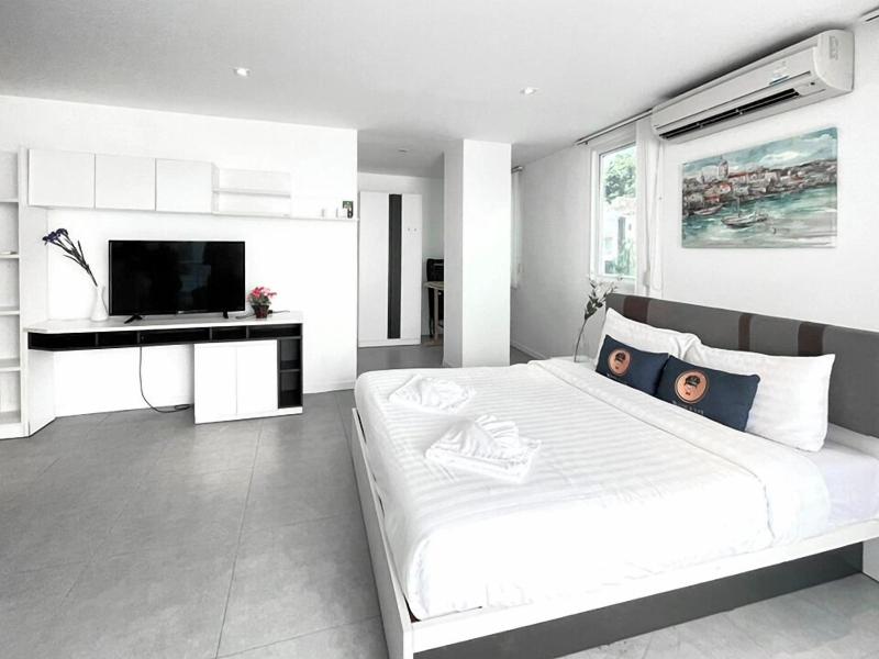 Roomquest Utopia Kata And Residence image