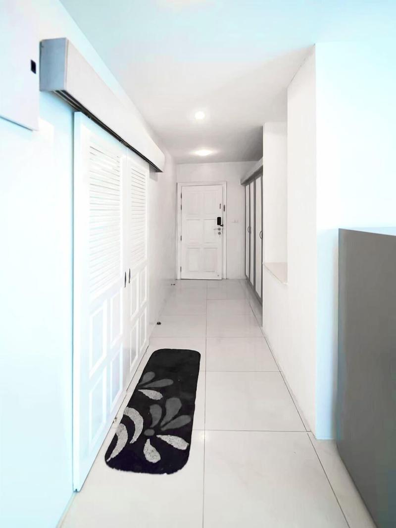 Roomquest Utopia Kata And Residence image