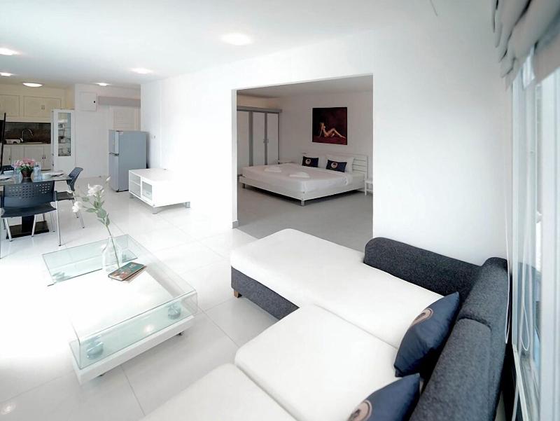 Roomquest Utopia Kata And Residence image