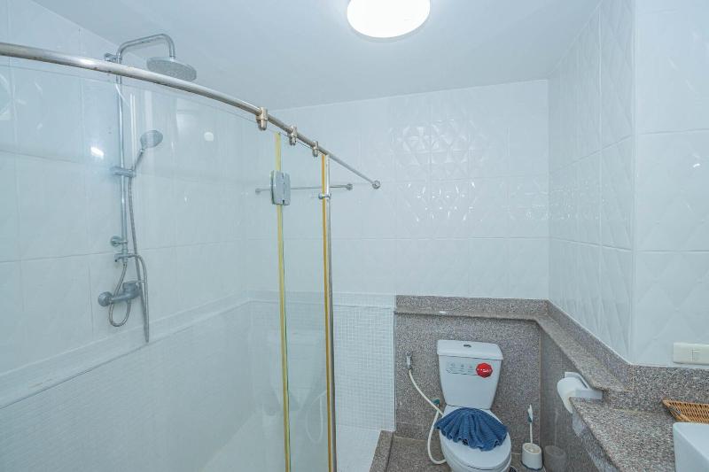 Roomquest Utopia Kata And Residence image