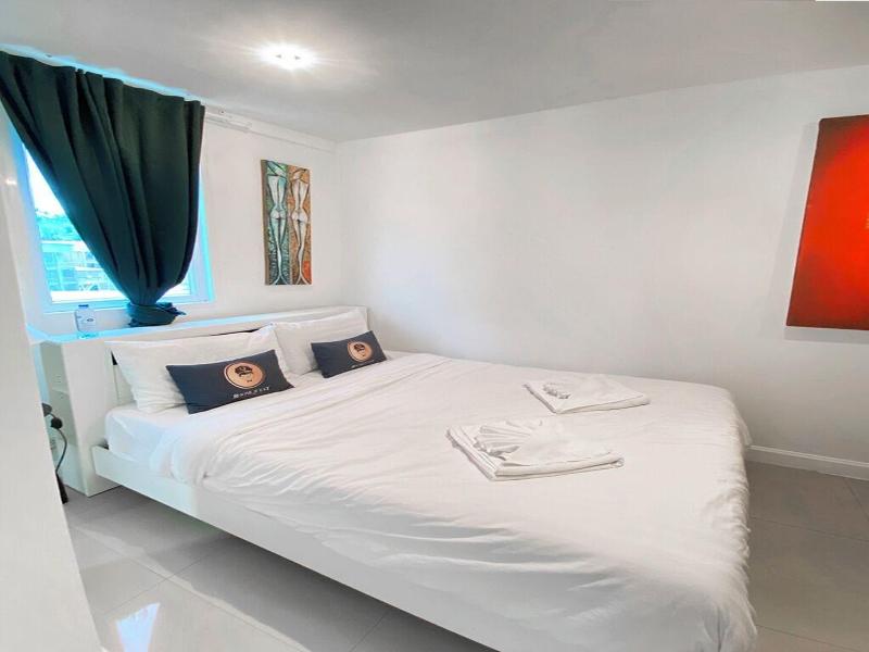Roomquest Utopia Kata And Residence image