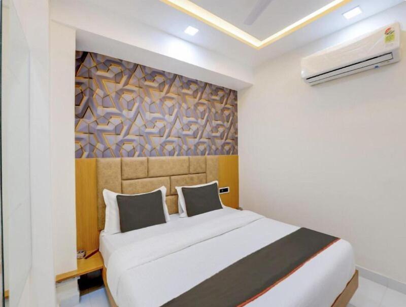 Hotel Exotic image