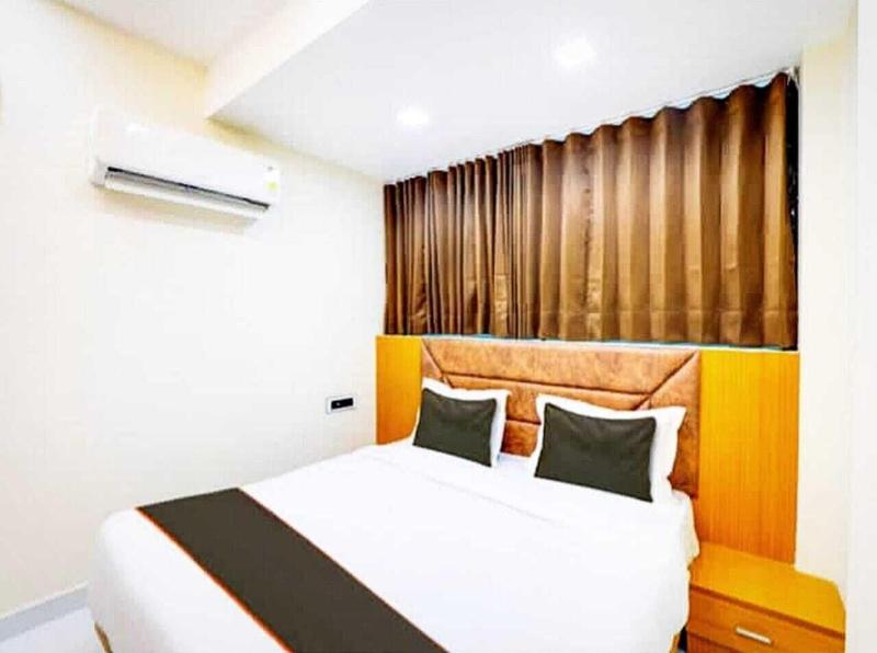 Hotel Exotic image