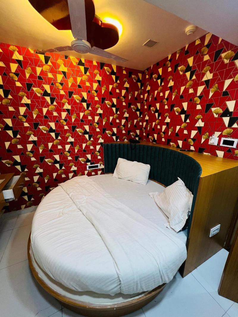 Hotel Exotic image