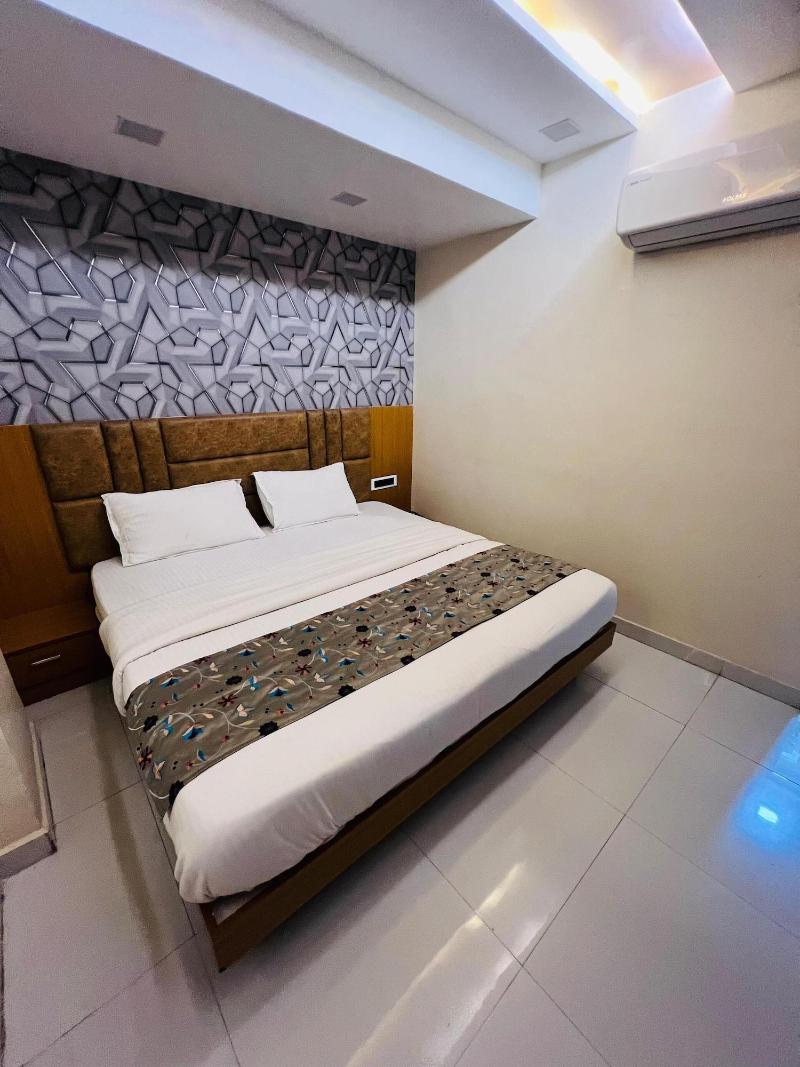 Hotel Exotic image