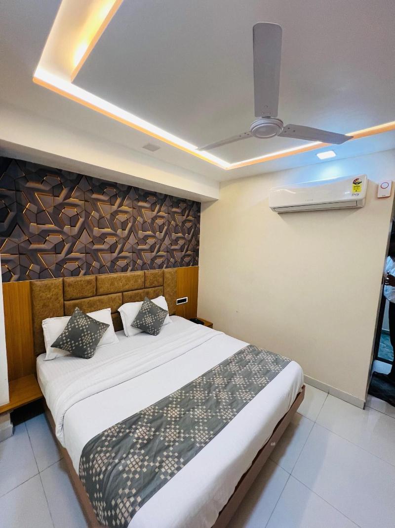 Hotel Exotic image