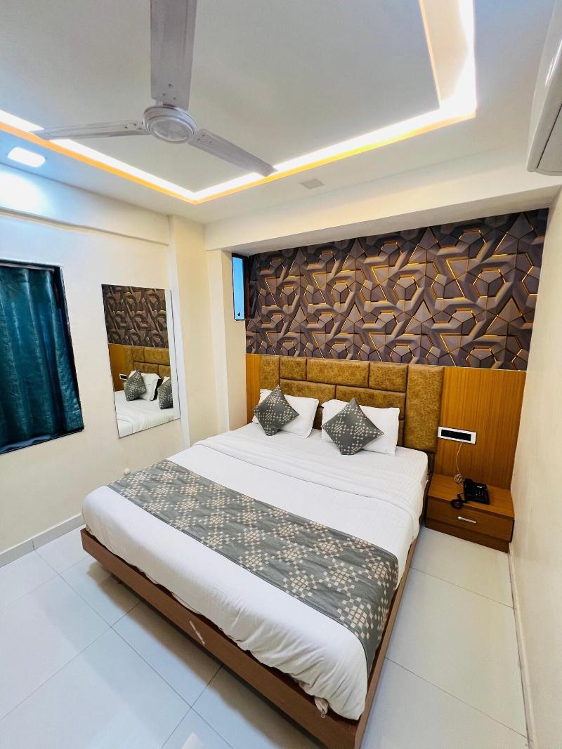 Hotel Exotic image