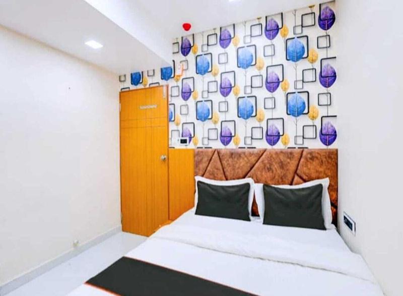 Hotel Exotic image