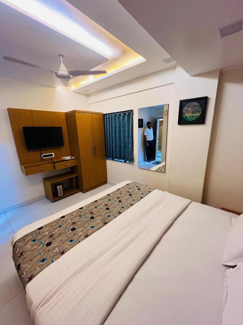 Hotel Exotic image