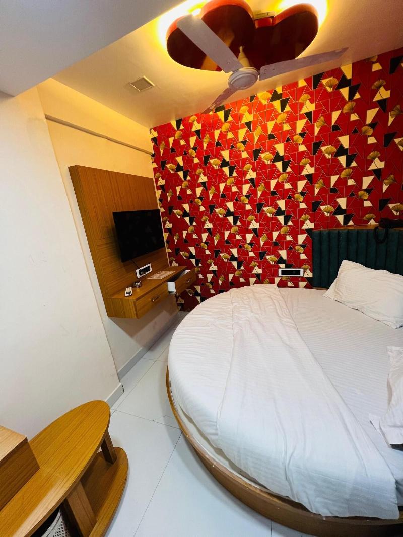 Hotel Exotic image
