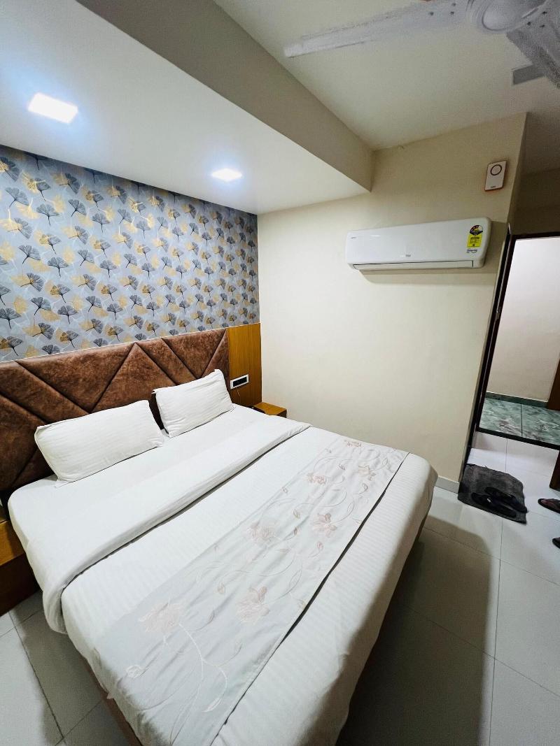 Hotel Exotic image