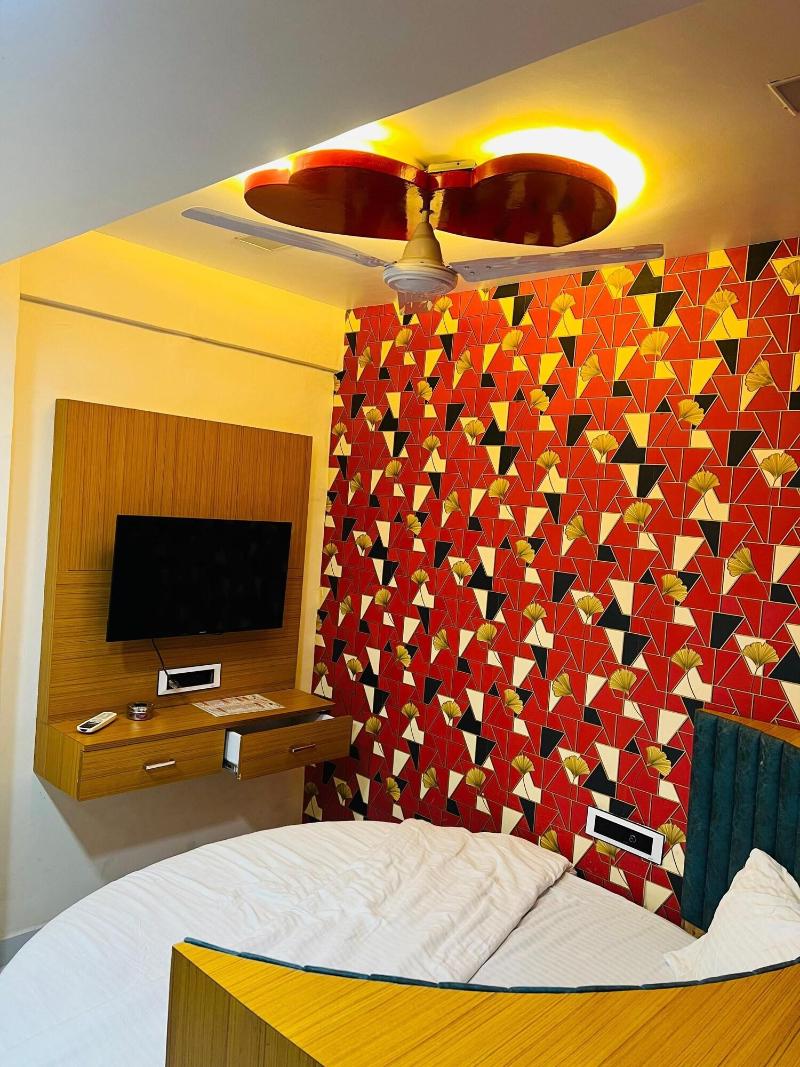 Hotel Exotic image
