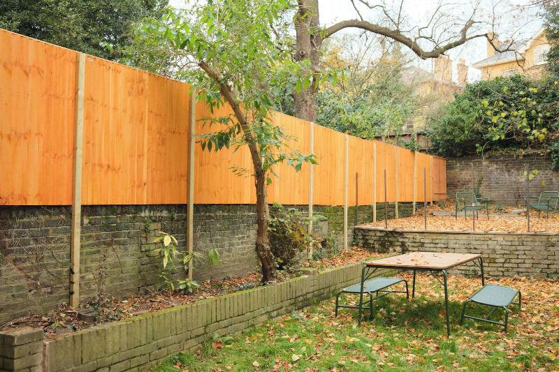 Bob W Holland Park London image