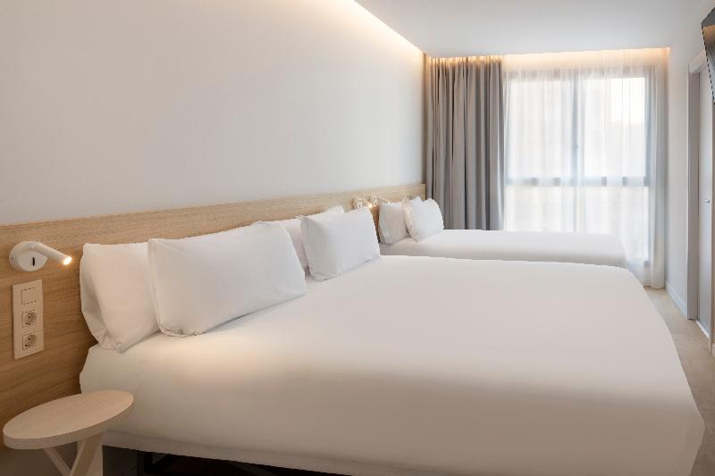 B&B HOTEL Alicante Centro image