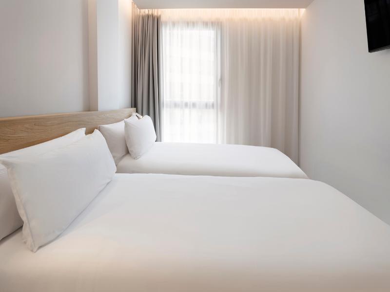 B&B HOTEL Alicante Centro image