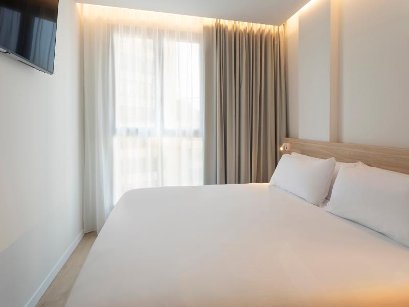 B&B HOTEL Alicante Centro image
