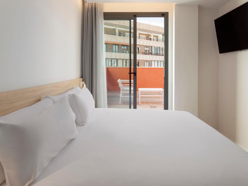 B&B HOTEL Alicante Centro image