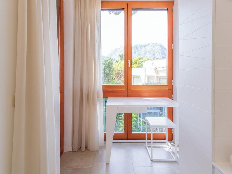Capri Koral Guest House image