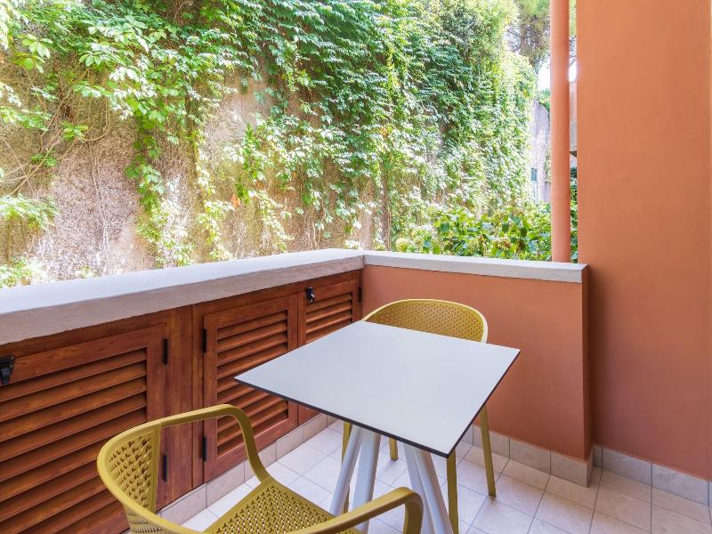 Capri Koral Guest House image