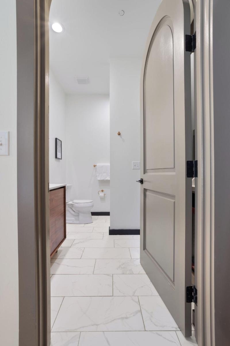 Hotel Vela image