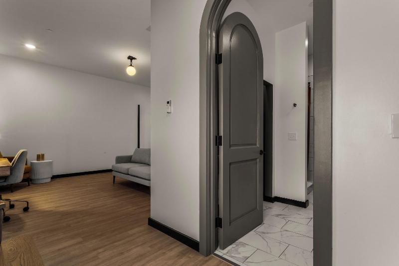 Hotel Vela image