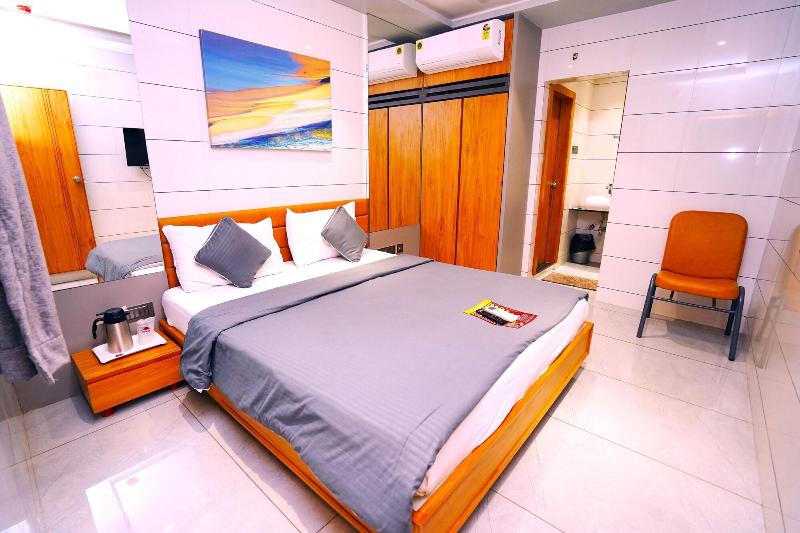 Hotel Sunshine image