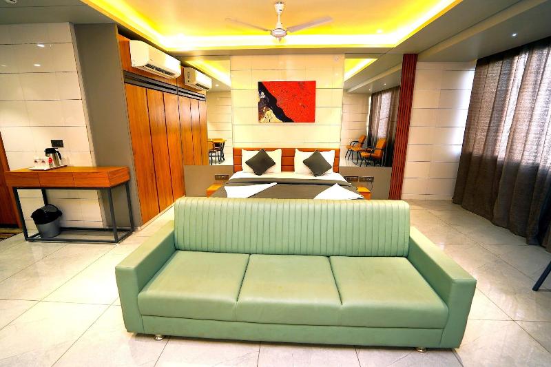 Hotel Sunshine image