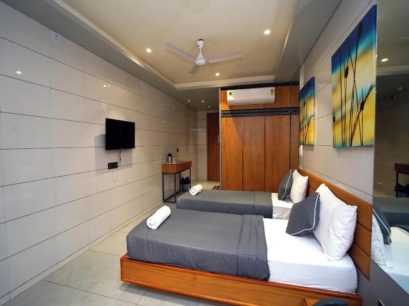 Hotel Sunshine image