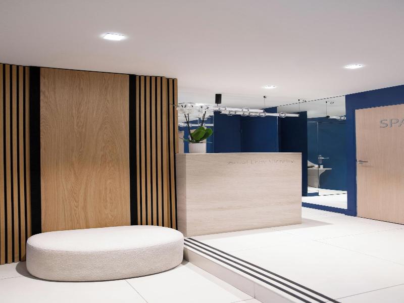 Hotel Victoire image