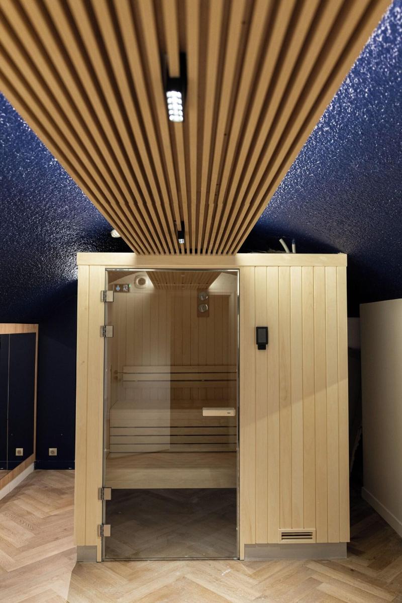 Hotel Victoire image