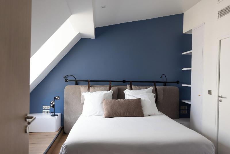 Hotel Victoire image