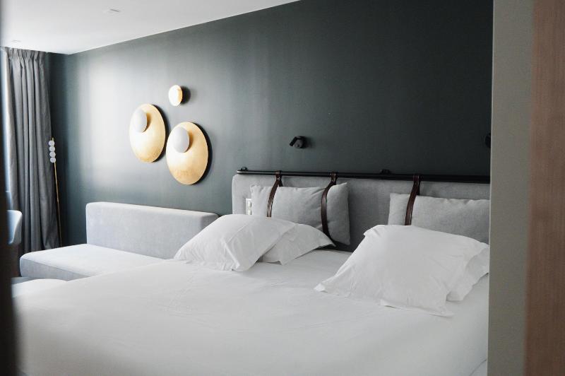 Hotel Victoire image