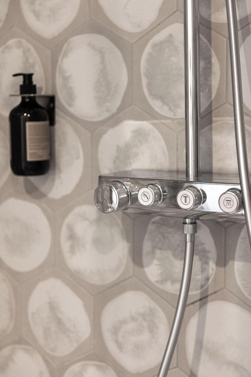 Hotel Victoire image