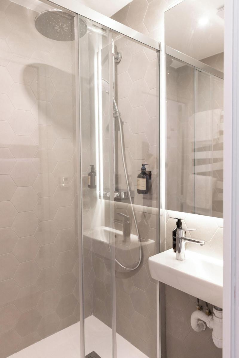 Hotel Victoire image