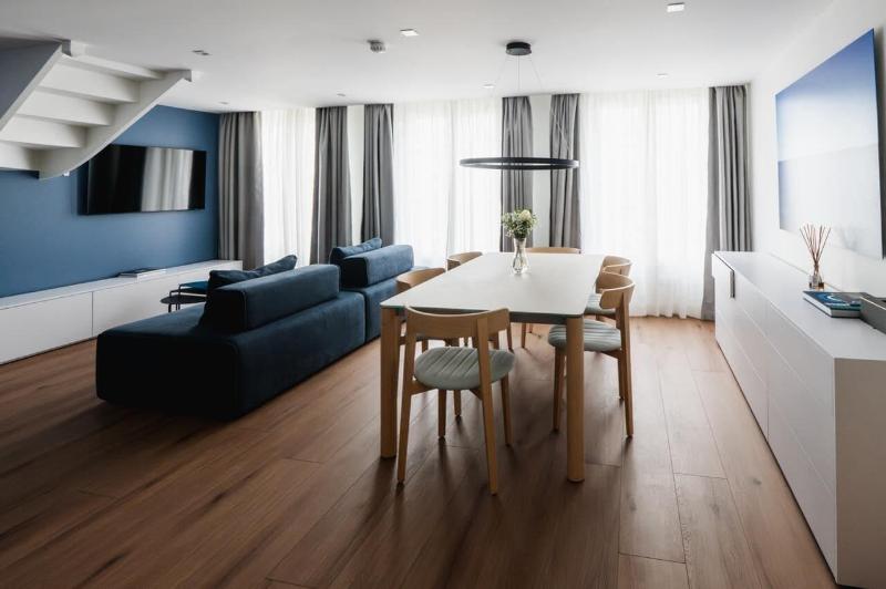 Hotel Victoire image