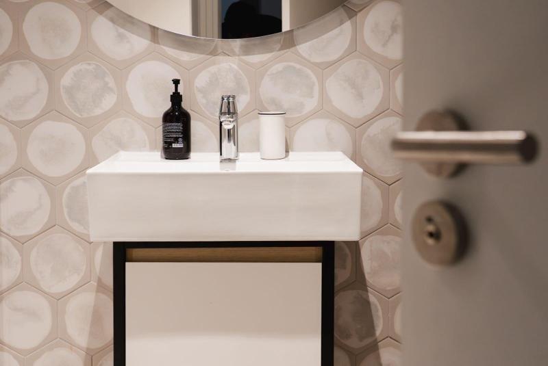 Hotel Victoire image
