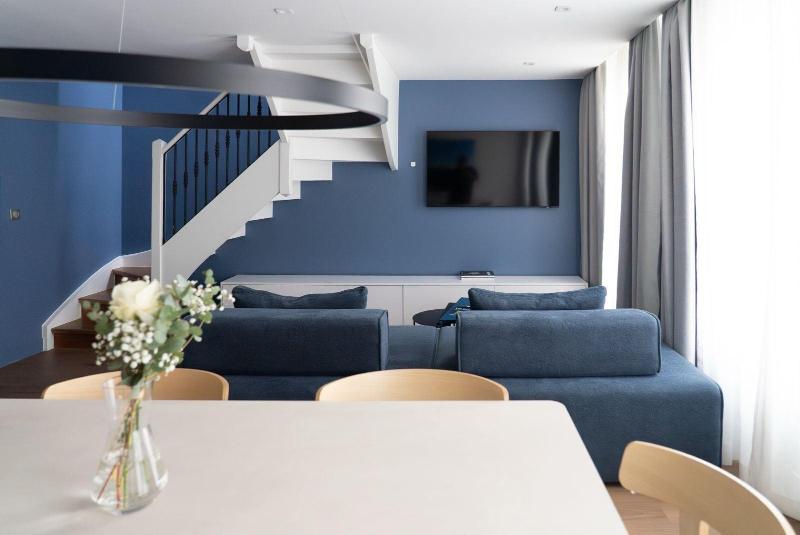 Hotel Victoire image