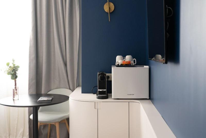 Hotel Victoire image