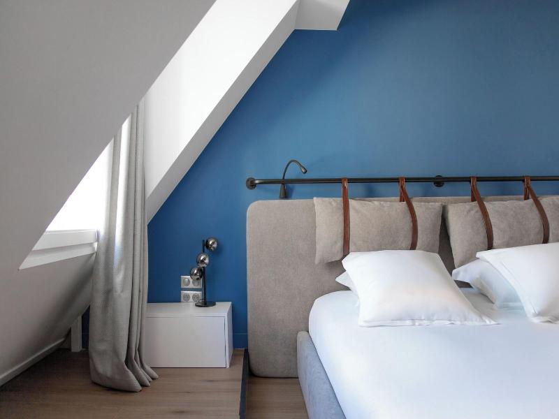 Hotel Victoire image
