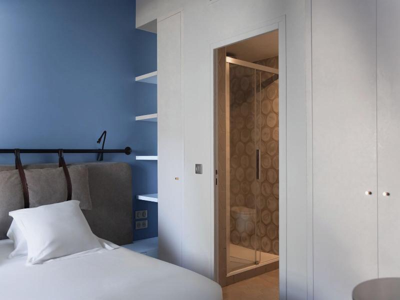 Hotel Victoire image