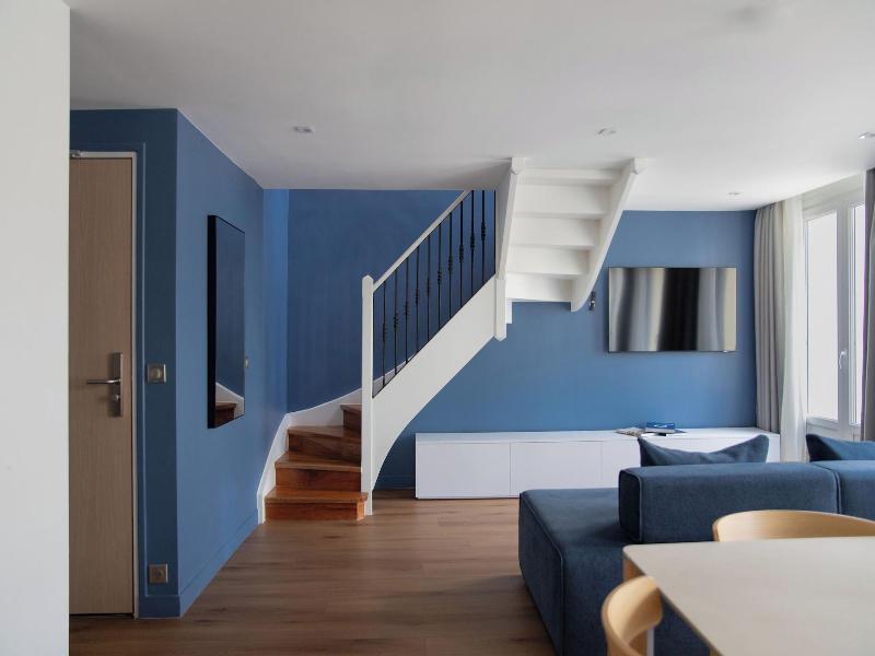 Hotel Victoire image