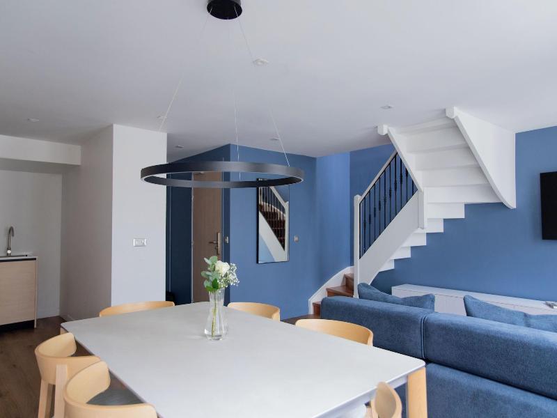 Hotel Victoire image