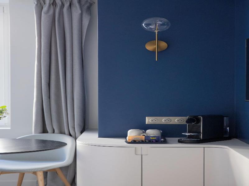 Hotel Victoire image