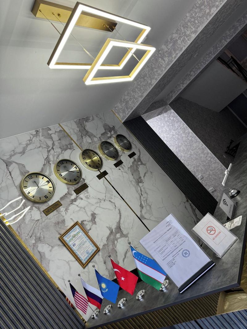 White House Hotel image